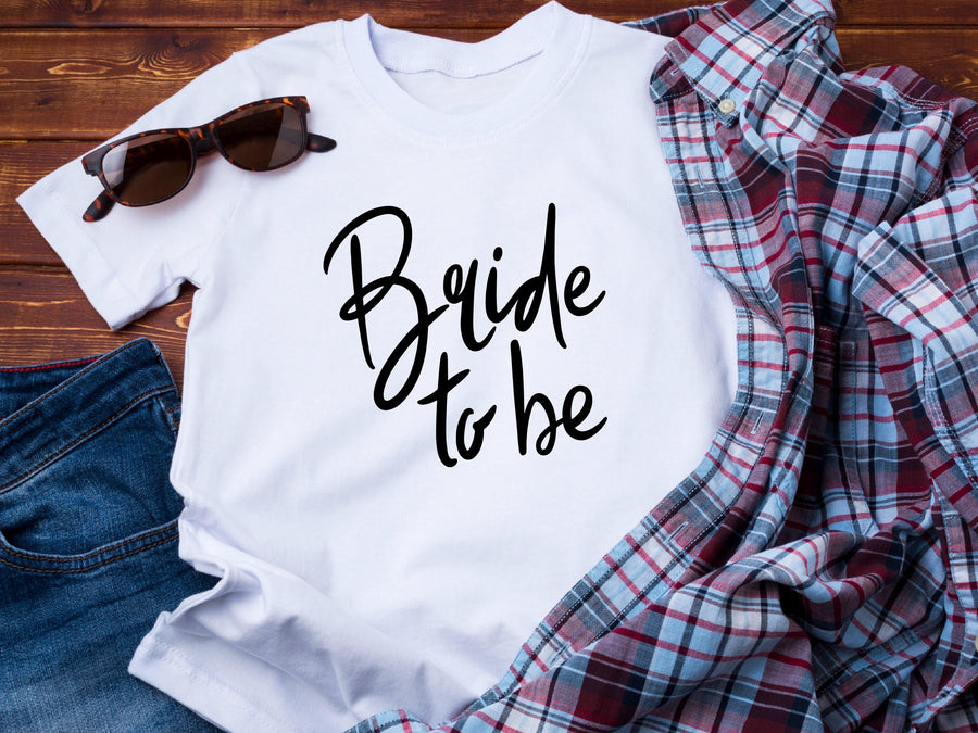 Bride to Be Shirt with Handwriting Font – Wedding T-Shirt – Bachelorette Party Tee – Bridal Shower Gift – Future Mrs Eng
